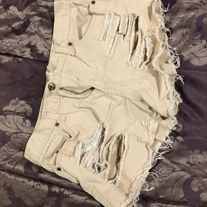 Ripped jean shorts, super cute!